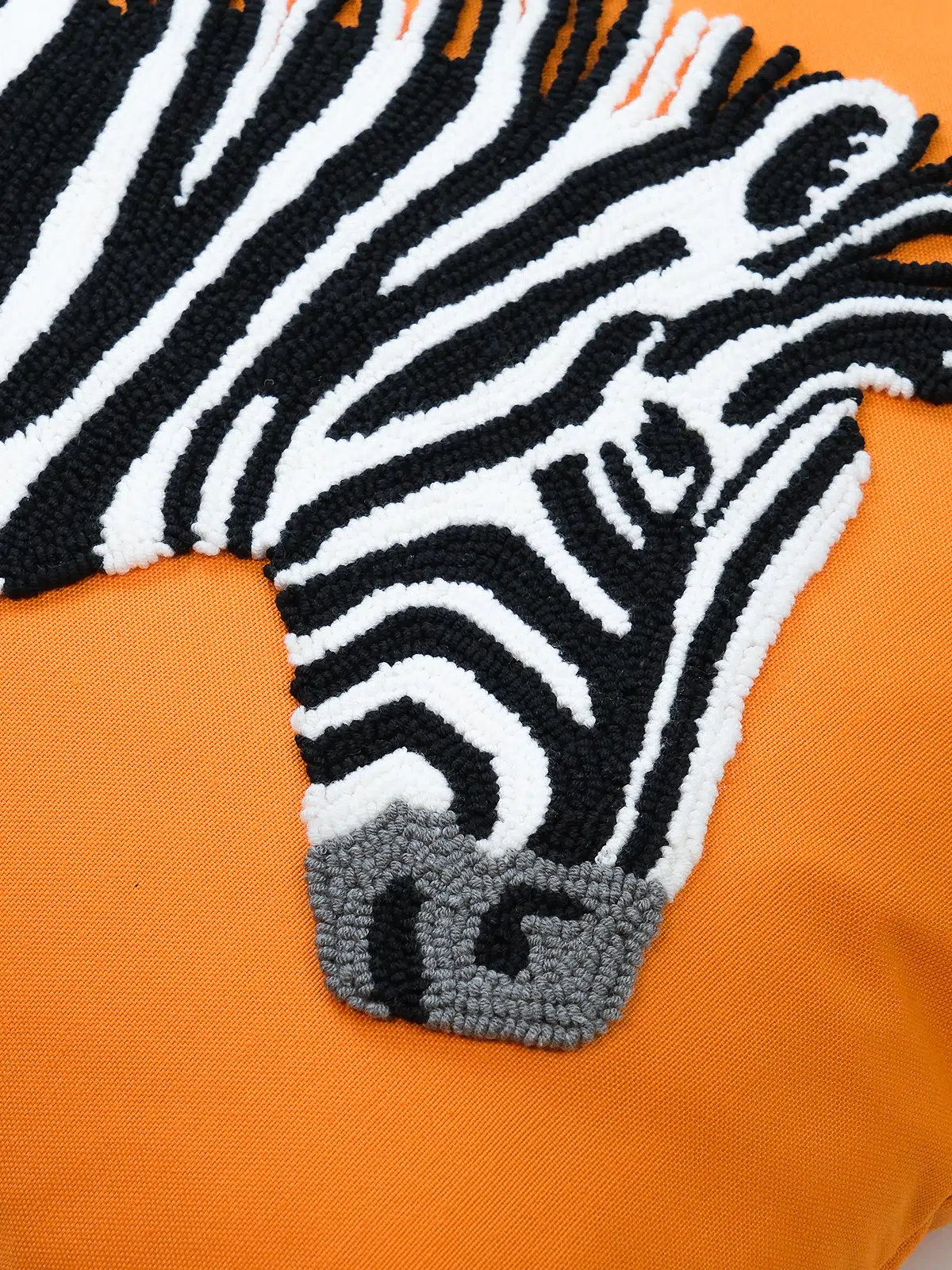 Zebra Desen Punch Kırlent Kılıfı – Turuncu