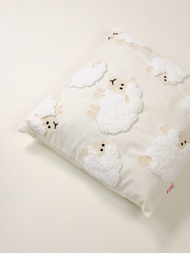 COUNTING SHEEP – Galia Kids Kuzu Koyun Kadife Tüylü Punch Kırlent Kılıfı