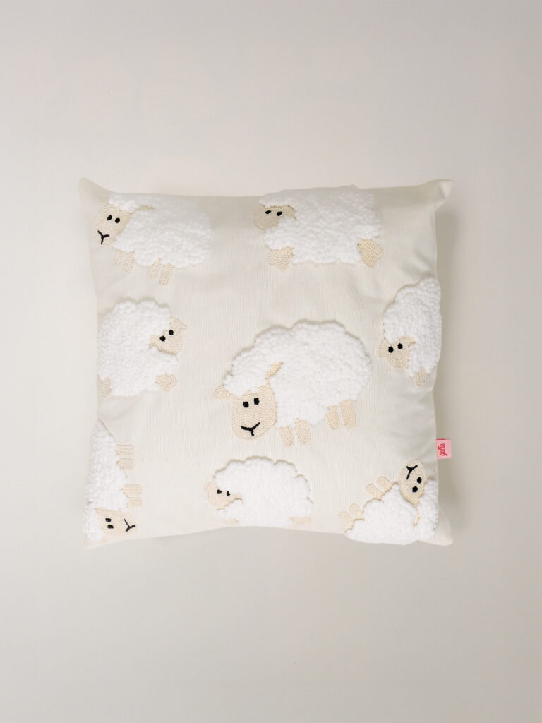 COUNTING SHEEP – Galia Kids Kuzu Koyun Kadife Tüylü Punch Kırlent Kılıfı
