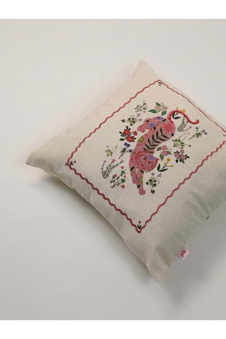 Flora Panther Çiçekli Pembe Kaplan Keten Kırlent Kılıfı 45×45 cm