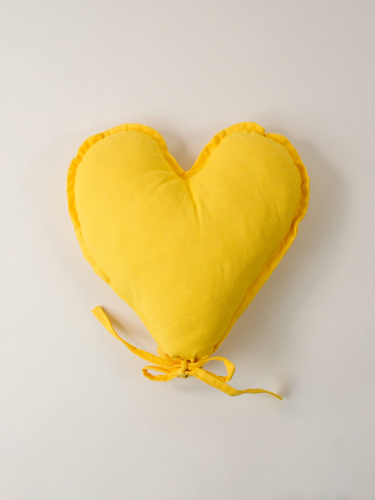 Kalpli Balon Yastık Sarı 43×45 cm