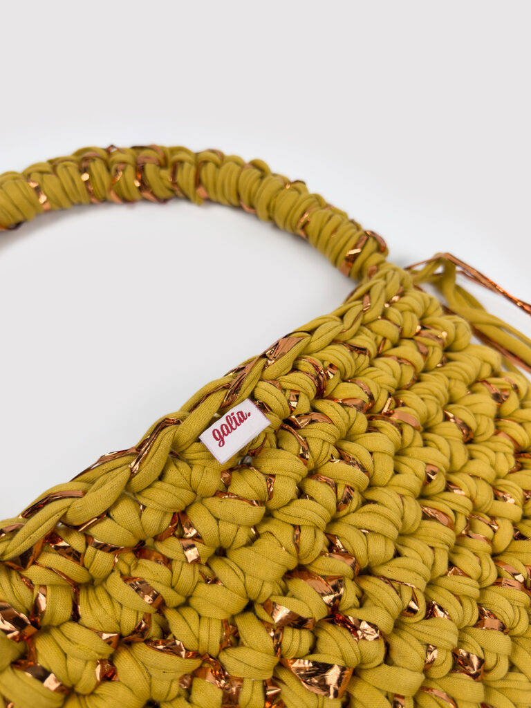 Golden Olive El Örgüsü Simli Detaylı Çanta (Zeytin & Altın Tonları)
